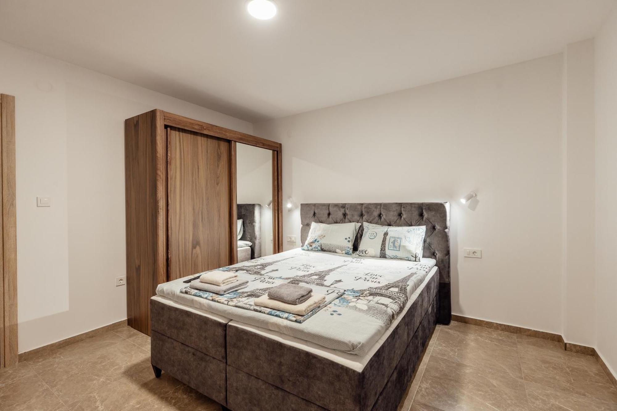 Magnolija Apartmani Igalo Bagian luar foto