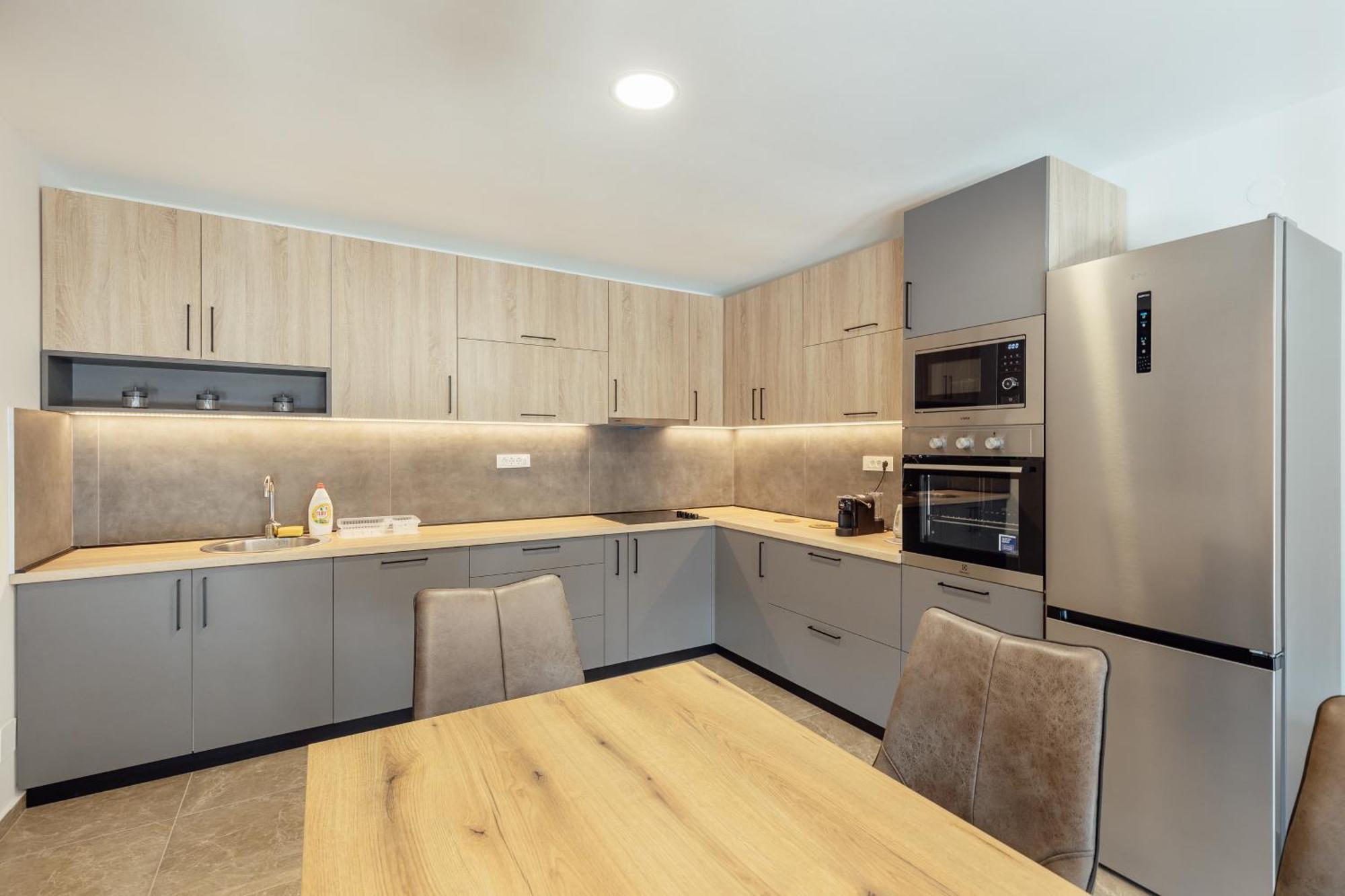 Magnolija Apartmani Igalo Bagian luar foto
