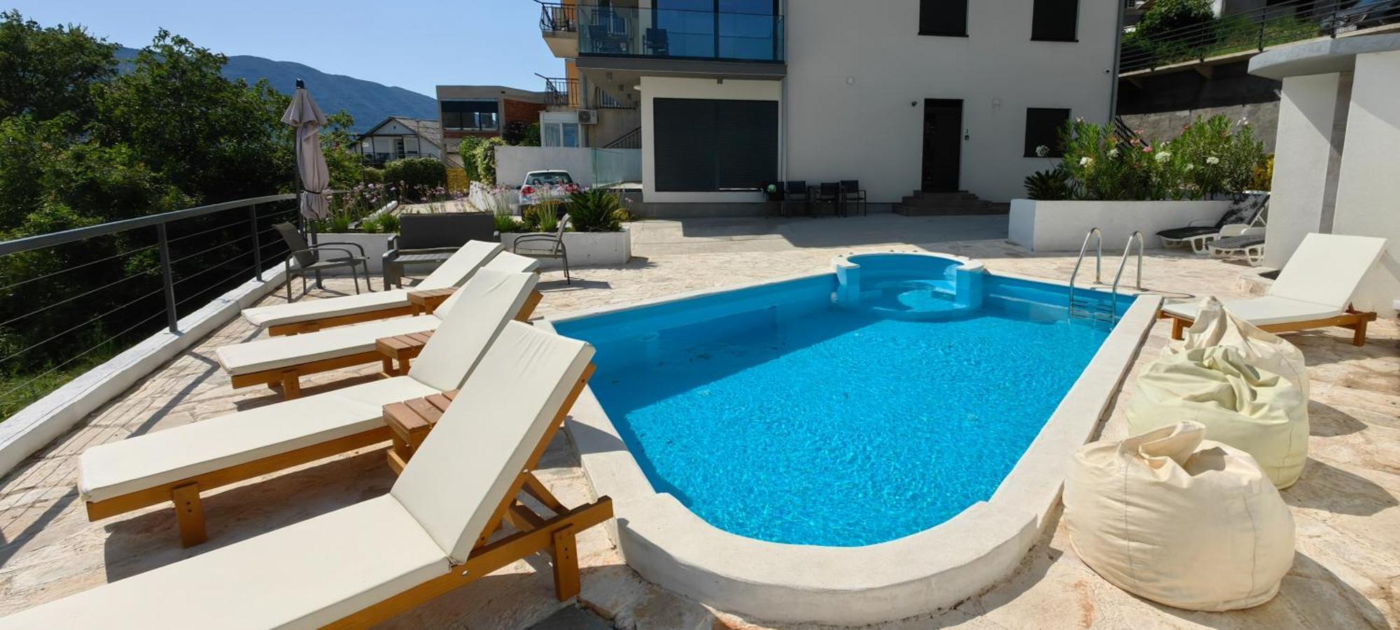 Magnolija Apartmani Igalo Bagian luar foto