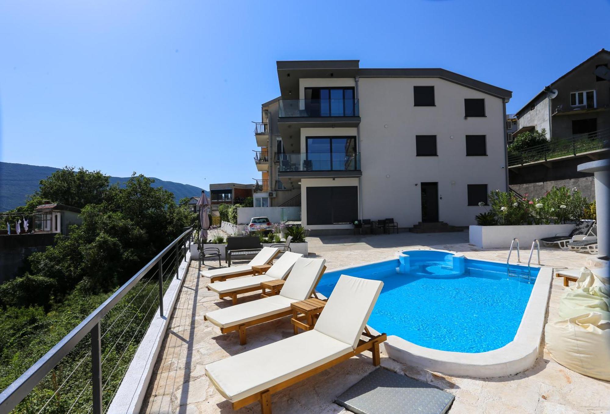 Magnolija Apartmani Igalo Bagian luar foto