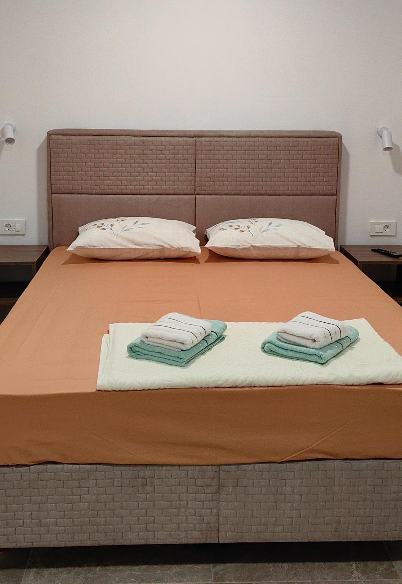 Magnolija Apartmani Igalo Bagian luar foto