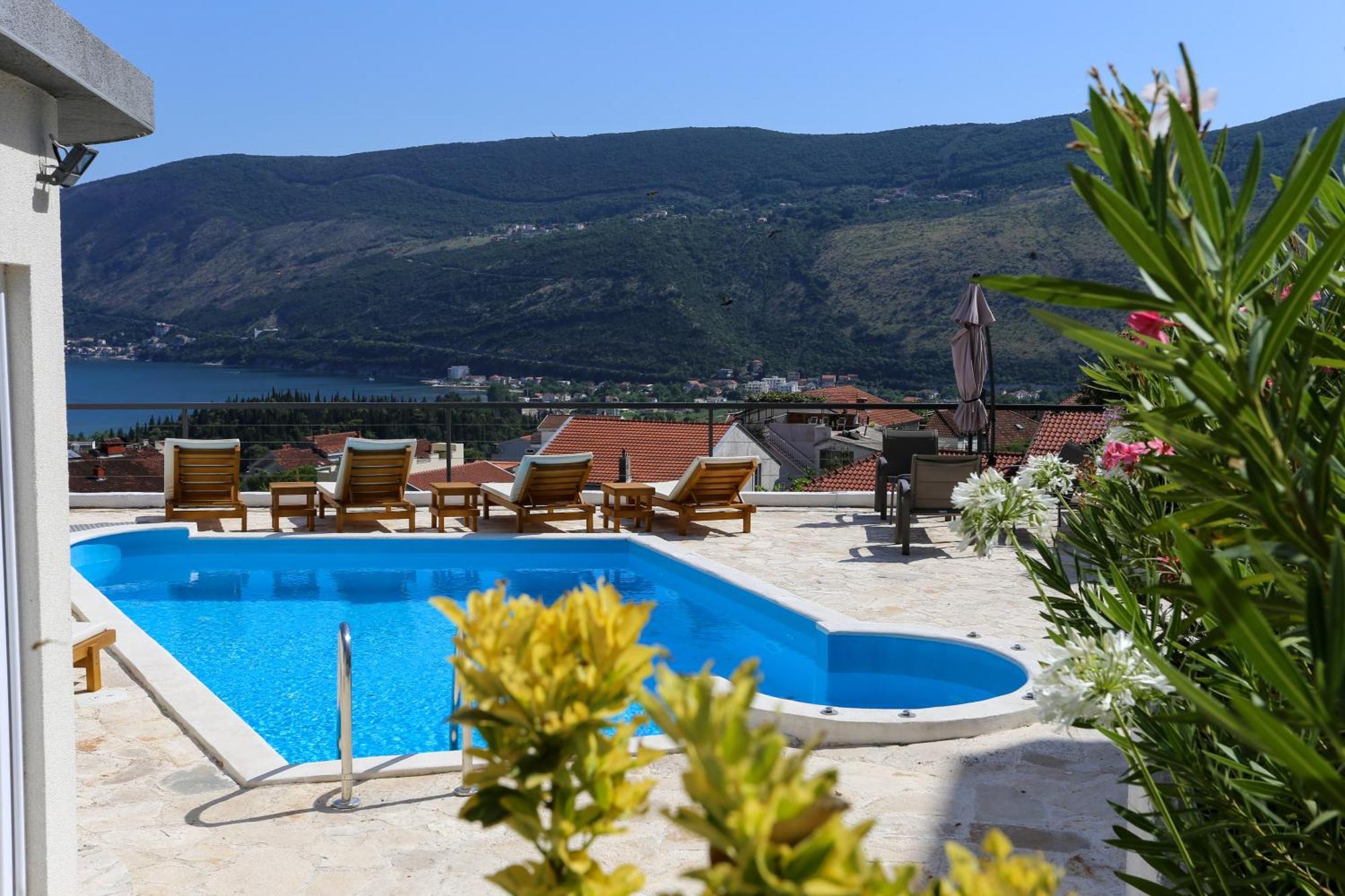 Magnolija Apartmani Igalo Bagian luar foto