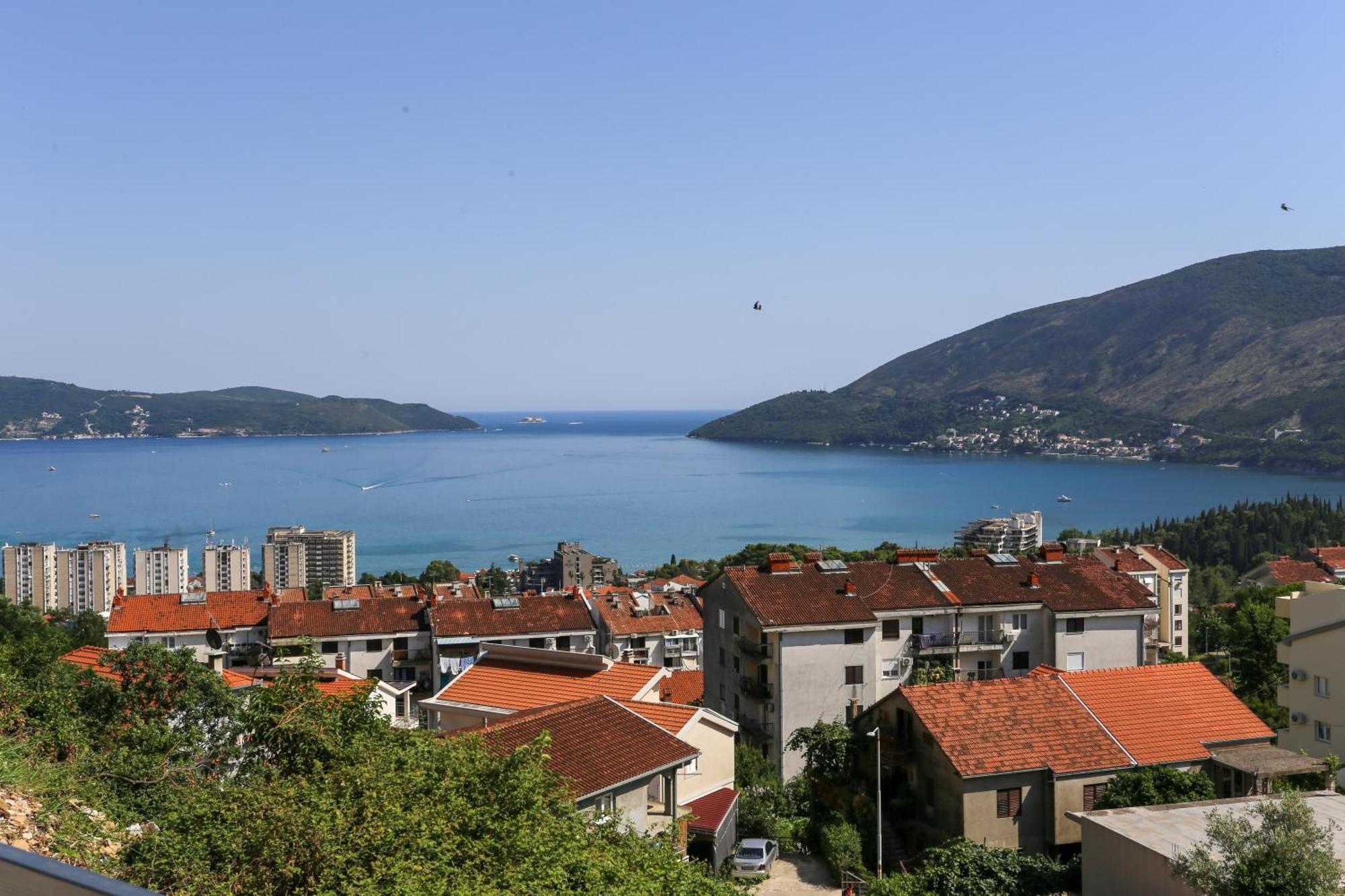 Magnolija Apartmani Igalo Bagian luar foto