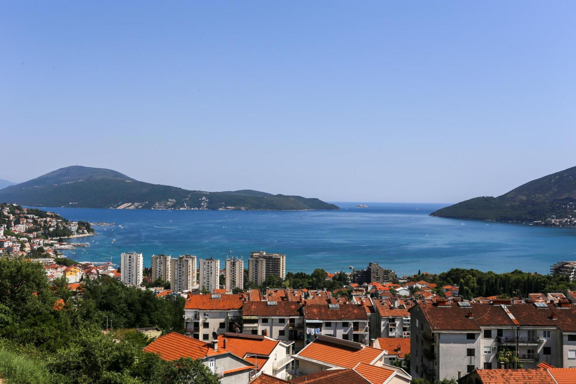 Magnolija Apartmani Igalo Bagian luar foto